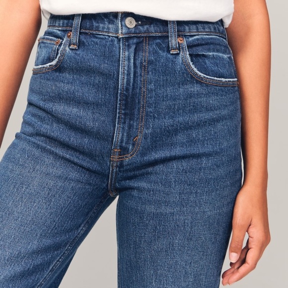 Ultra High Rise 90s Straight Jean - Picture 4 of 9